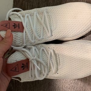 PHARRELL WILLIAMS TENNIS HU SHOES
